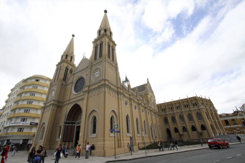 Catedral de Curitiba terá visita guiada neste sábado (15)