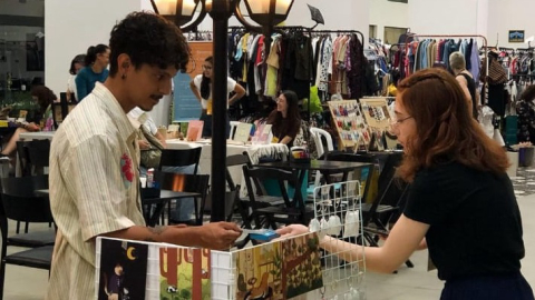 Comemorando um ano, Feira Arte Viva CWB acontece neste sábado com atrações especiais