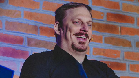 Fagner Zadra apresenta show solo de humor "Rizadra" no sábado (15)