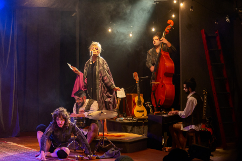 Espetáculo "Cão Vadio" retorna à Tenda Ave Lola em junho