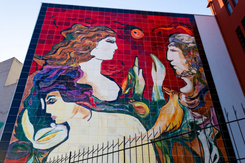 Obra "Figuras e Pássaro", de Alberto Massuda, colore (ainda mais) a Travessa Nestor de Castro