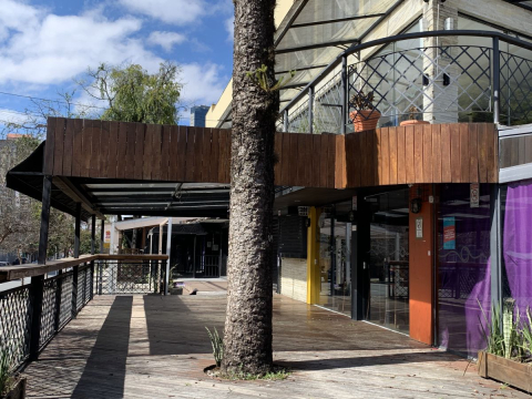 Bares voltam a ser proibidos de funcionar em Curitiba, restaurantes fecharão uma hora mais cedo