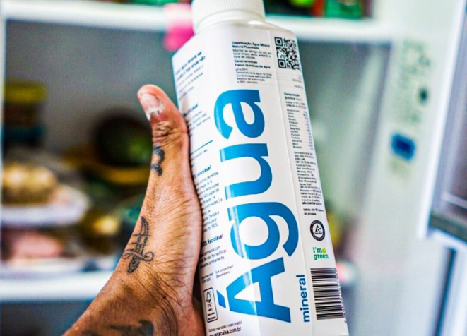 Startup criou uma embalagem de água que é totalmente reutilizável.