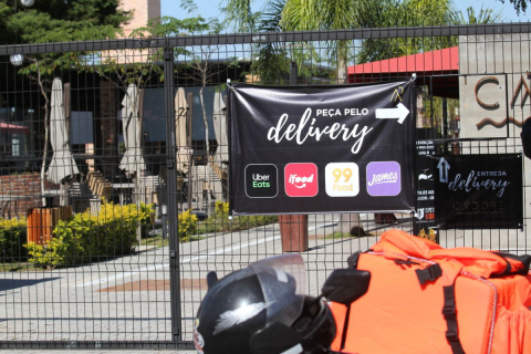 Após salto bilionário no ano passado, delivery terá crescimento menor em 2021