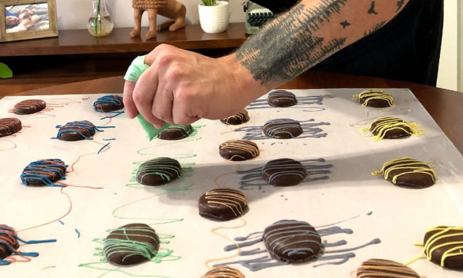 Rafael Soares recorreu às receitas afetivas de casa para empreender após a proibição dos eventos sociais.