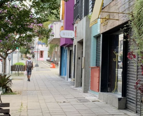 Restaurantes e lanchonetes de Curitiba seguem proibidos de abrir aos domingos