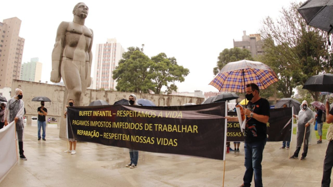 Manifestação semelhante foi realizada em fevereiro, com promotores de eventos mostrando a insatisfação por causa dos impactos causados pelos decretos.