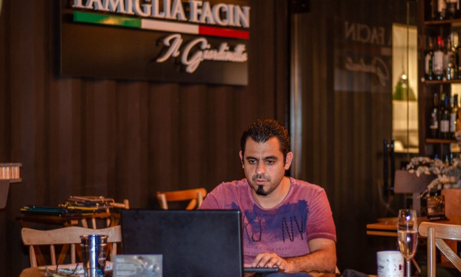 O restaurateur gaúcho Luiz Albuquerque passou a usar o PIX como ferramenta de confirmação de reservas.