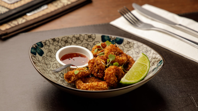 Lula crocante à moda thai com geléia de pimenta, do Thai Restaurante Tailandês | Foto: Fernando Zequinão