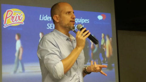 Liderar e treinar equipe de restaurantes com excelência é tema de mentoria gratuita do FoodCo.