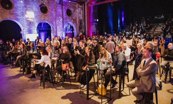 Entrega de alguns dos prêmios do 50 Best, durante o Food Meets Talent.