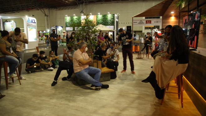 No espaço da Cafeteria Modelo, especialistas orientam sobre as novas tendências de empreendedorismo.