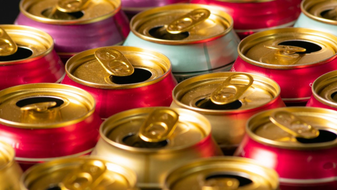 A lata é o envase que mais protege a cerveja da luz. Foto: Bigstock