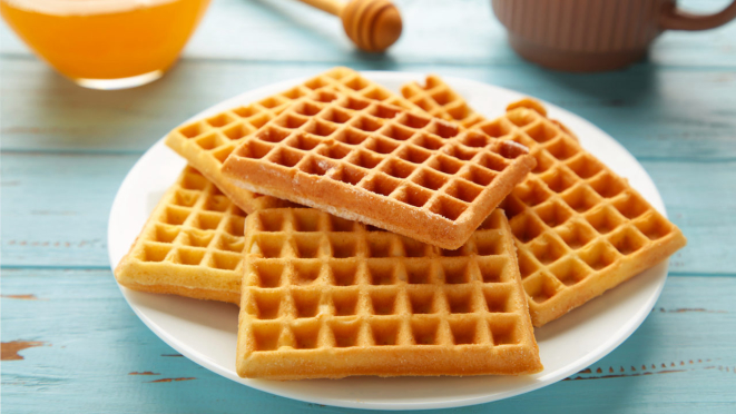 Waffle: mel, geleia e frutas são sugestões de acompanhamento.