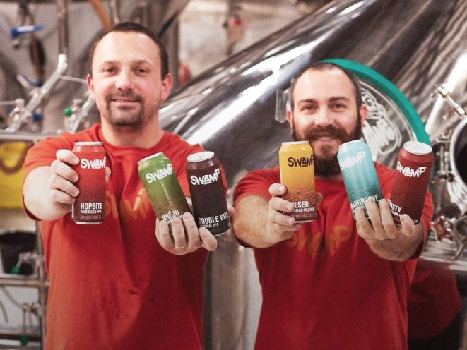 Eduardo e Amauri, sócios da Swamp, começaram a produzir cervejas em casa antes de abrirem a própria fábrica.