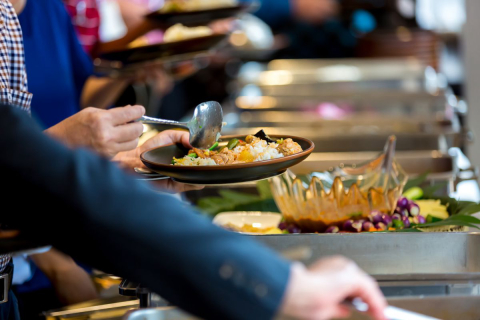 Restaurantes podem perder até R$ 30 bilhões com mudança no vale refeição