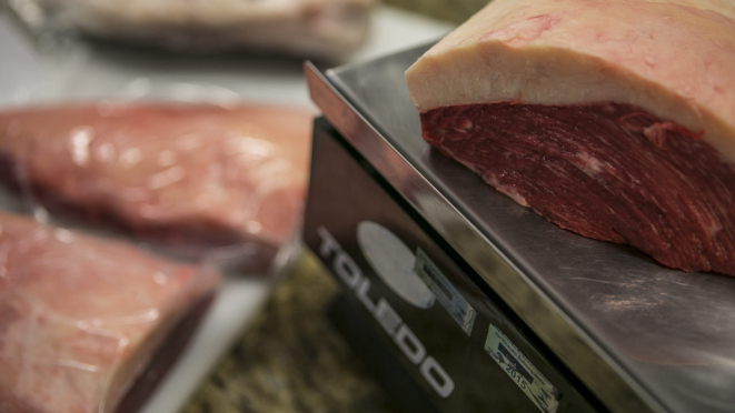 O nome picanha é de origem italiana. Vem de "Picatta" , uma vara que possui um ferrão na ponta e serve para picar o gado na parte posterior da sua região lombar.