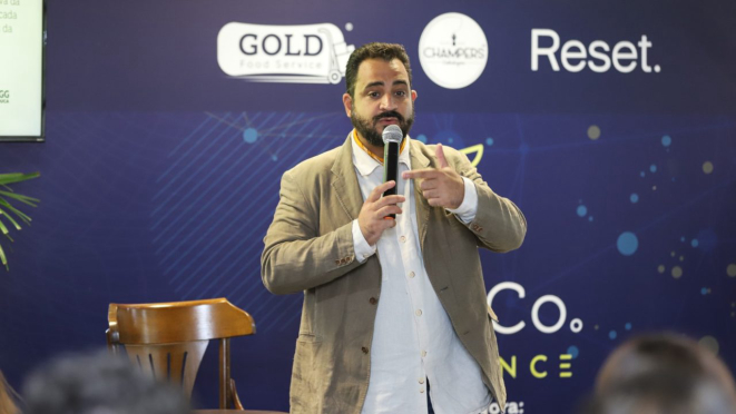 Ivan Achcar: Além do cliente, também escute o colaborador.