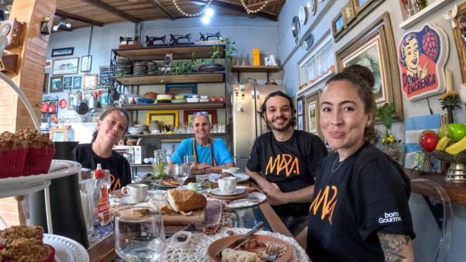 Dia 1 da expedição: Almoço com a Karla e seus pratos com bala de banana.
