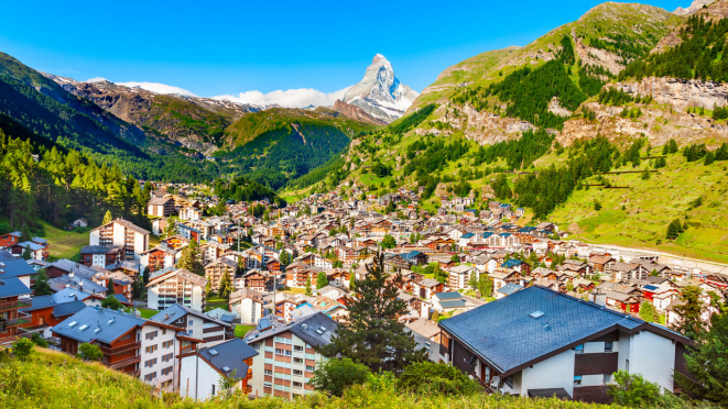 Paisagem de Valais, na Suíça: área é a maior produtora de vinho do país.