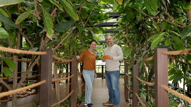 O casal Maitê Lang e Ivan Blumenschein: viagens para encontrar produtores e preocupação com ações sustentáveis na empresa.