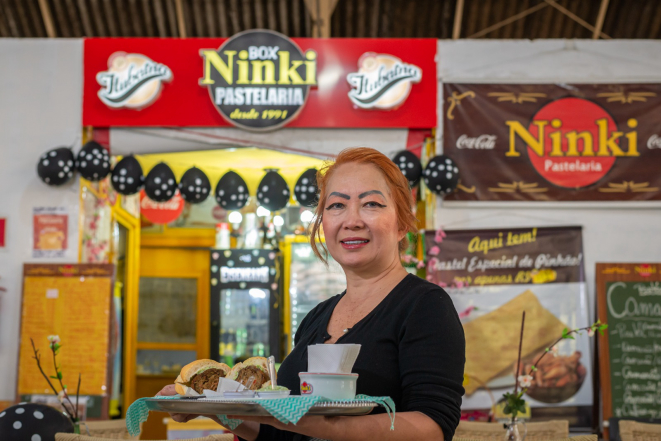 Ninki é dona da pastelaria de mesmo nome: palavra japonesa significa grandioso, famoso, pop.