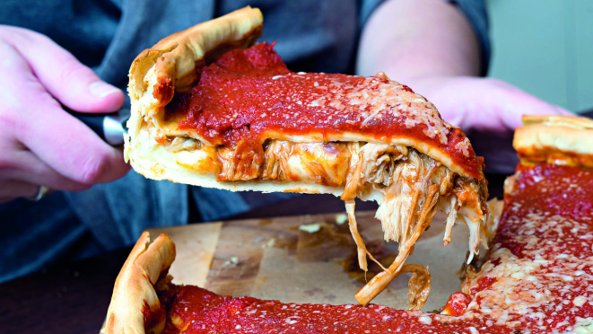Tradicional da cidade de Chicago, a Deep Dish se assemelha a uma torta.