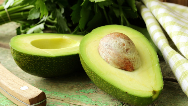 Nesta receita de salícão, sai a maionese e entra o creme de avocado ou abacate.