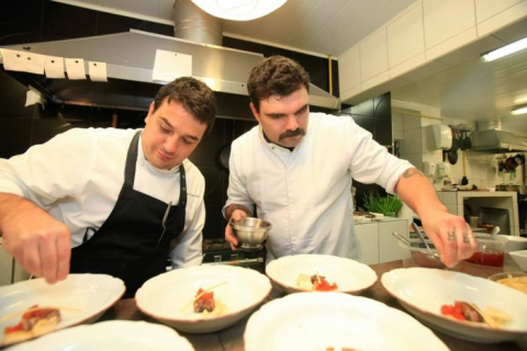 Rafa Costa e Silva e Marcelo Amaral dividem a cozinha do Lagundri