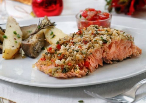 Salmão ao forno com crocante com ervas
