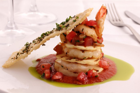 Pastel aberto de palmito e camarão