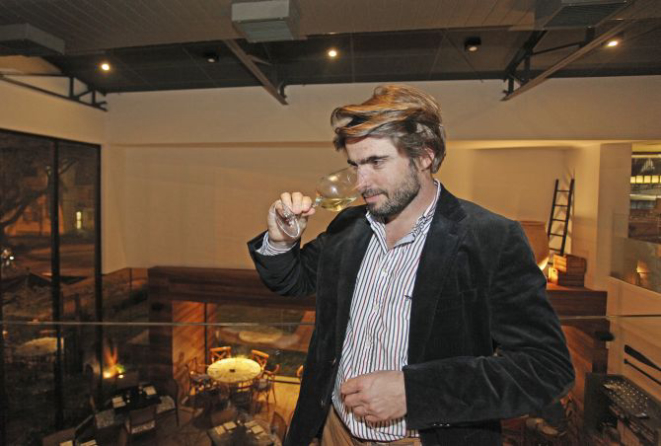 Em sua segunda visita a Curitiba, Jean-Jacques Dubourdieu apresentou cinco vinhos da região de Bordeaux. Foto: Valterci Santos.