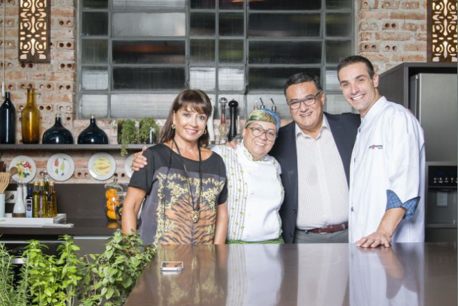 Zilda Fraletti, chef Eva dos Santos, Guilherme Rodrigues e o apresentador Guzela. Foto: Letícia Akemi/Gazeta do Povo