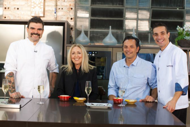 Chef Marcelo Amaral, Jussara Voss, Marcelo Woellner e o apresentador Guilherme Guzela. Foto: Brunno Covello/Gazeta do Povo