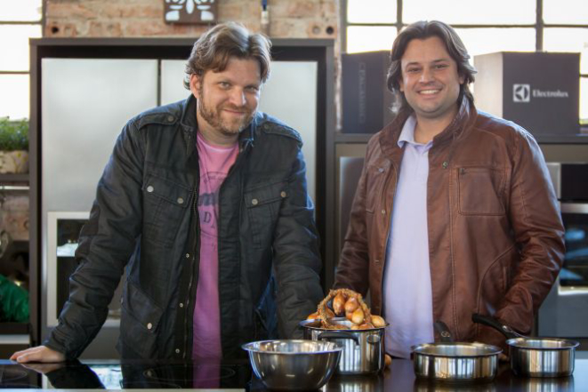 Amanhã, os chefs Carlos Bertolazzi e Dudu Sperandio comandarão um jantar no Ernesto Ristorante: o menu conta com quatro pratos e custa R$ 150. Foto: Fernando Zequinão / Gazeta do Povo.