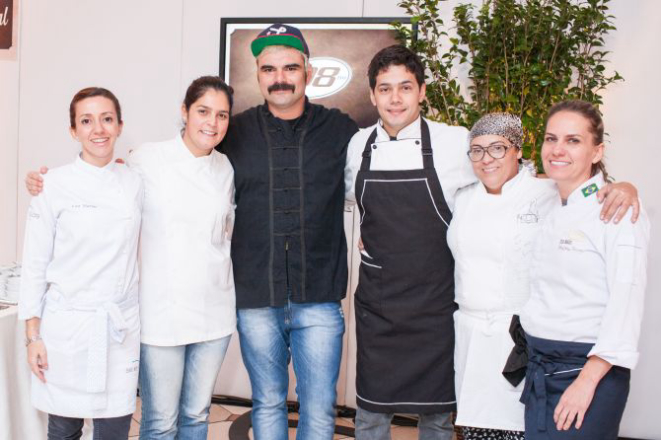 Chefs 5 Estrelas eleitos pelo Prêmio Bom Gourmet 2013: Kika Marder, Manu Buffara, Marcelo Amaral, Lênin Palhano, Eva dos Santos e Joy Perine.