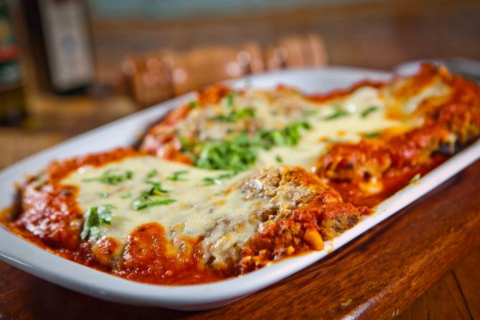 Bife milanesa à parmiggiana