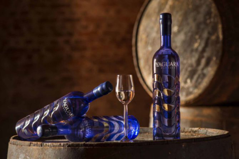 Cachaça premium Yaguara é lançada em Curitiba