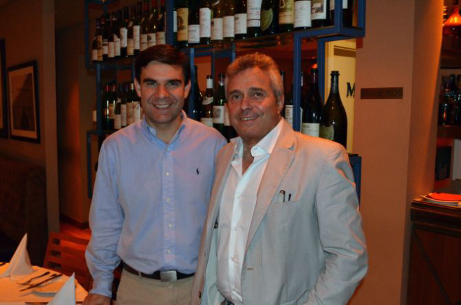 Ronaldo Bohnenstengel ao lado de Alejandro Fadel, proprietário da Bodega La Azul.