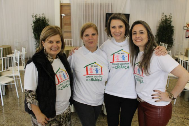 Francisca Cury, presidente do IPCC; Jilcy Rink, presidente da Abrasel PR; Márcia Fruet, presidente da FAS e primeira dama de Curitiba; e Joice Bartolomeu, diretora executiva da Abrasel PR. Foto: Divulgação