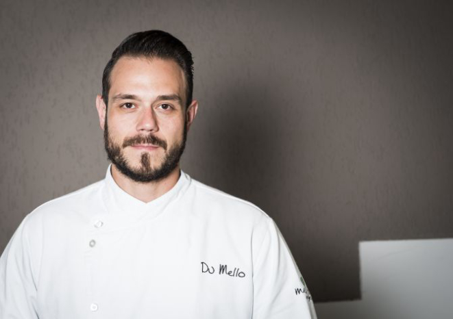 Du Mello, chef do restaurante Meu Bem Orgânico,que explora a gastronomia aliada à saúde e bem estar.Cursou gastronomia no Centro Europeu em Curitiba e foi a Nova York estudar para Vegan Chef e culinária ayurvédica. Foto: Letícia Akemi/Gazeta do Povo