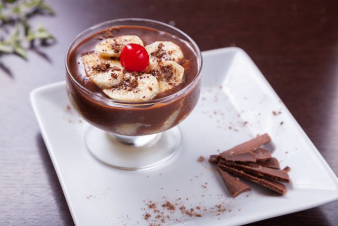 Mousse de amarula com calda de chocolate.Foto: Fernando Zequinão/Gazeta do Povo