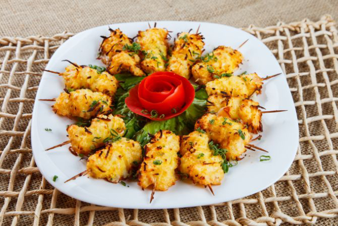 O Folha Seca criou o camarão à Paulista empanado com coco. Foto: Divulgação.