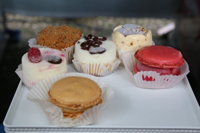 Sobremesas feitas com sorvete da Dagniaux, marca francesa. Foto: Ivonaldo Alexandre/Gazeta do Povo