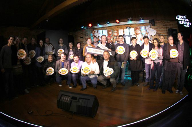 Todos os 20 botecos participantes receberam um prêmio de participação durante a cerimônia de encerramento do concurso. Foto: Franklin de Freitas/Divulgação.