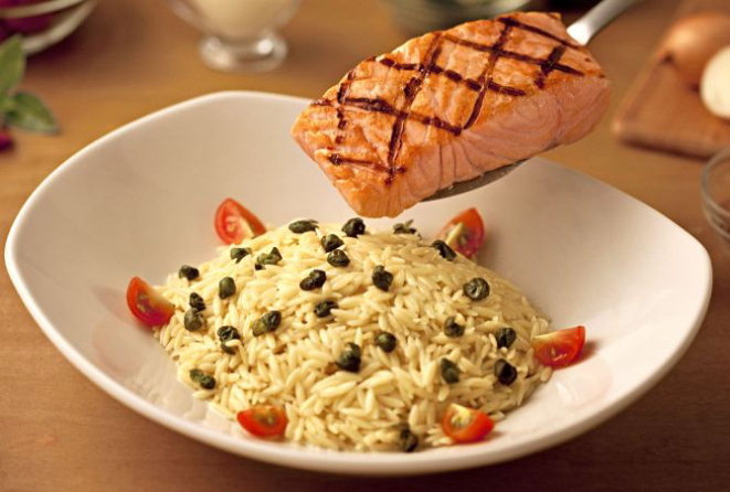 Salmone & Orzo Pasta. Foto: Paola Vianna/Divulgação