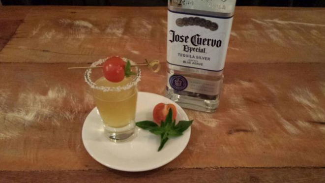 The Basil Method, shot de Diego Bastos, do Officina Restô Bar. Foto: Divulgação