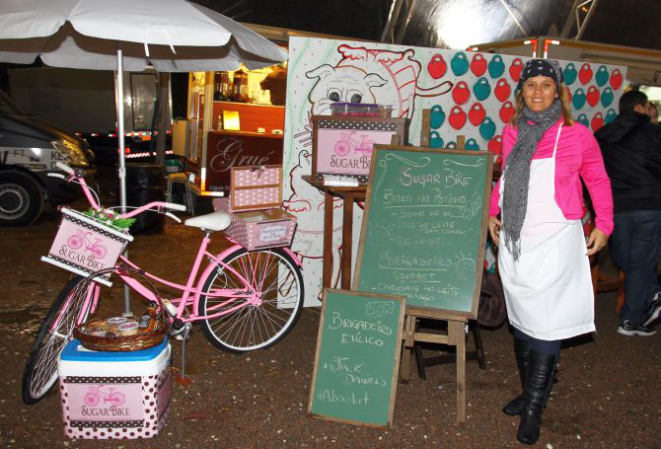 O evento também contou com food bikes, como o da Sugar Bike. Foto: Paulo Lisbôa/Gazeta do Povo