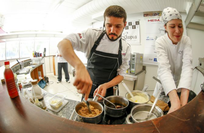 Lênin Palhano participa do Mesa SP 2019 com uma aula sobre o mate paranaense. Foto: Hugo Harada/Gazeta do Povo