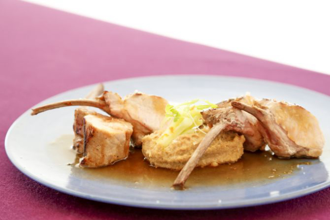 Carré de leitão do chef Lênin Palhano. Foto: Hugo Harada/Gazeta do Povo